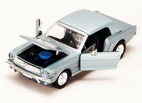 DIECAST CAR W/LED DISPLAY CASE 1964 1/2 FORD MUSTANG WHITE SHOWCASTS 73273 1/24 - 第 2/3 張圖片