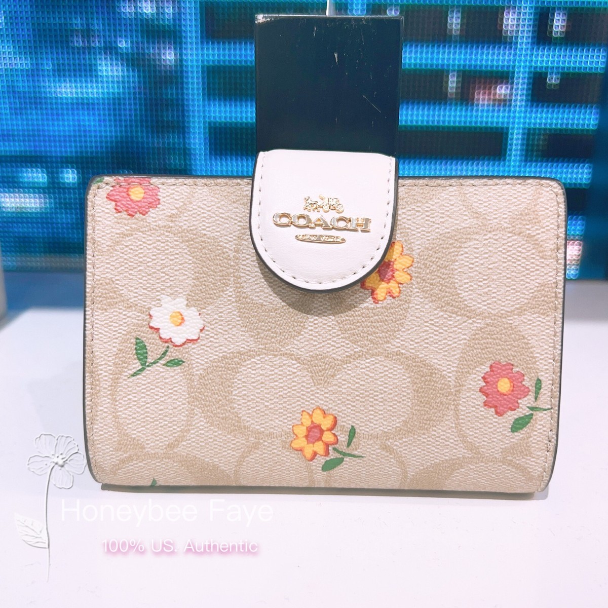 NWT Coach Medium Corner Zip Wallet In Signature Canvas With