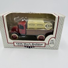 ERTL Anheuser-Busch 1926 Mack Bulldog Truck Bank W/Crates 9047 St Louis MO