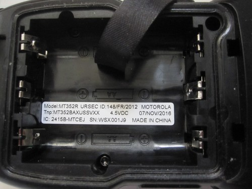 ONE Motorola MT352R Weatherproof 2-Way Radio 35 Mile Range Silver -Black - 第 2/2 張圖片