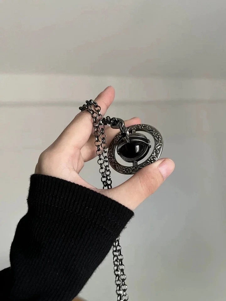 RESTOCK Vivienne Westwood Orbe Globo Piedra Negra Antiguo Talla Estilo Collar Foto 2 de 4