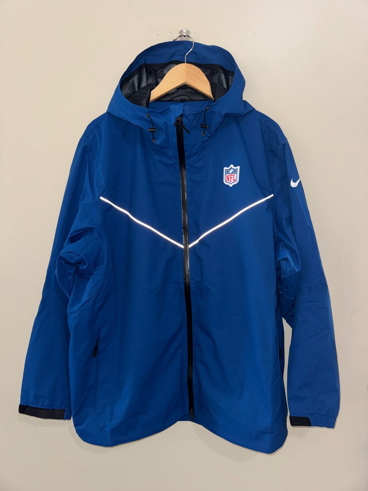 Nike NFL Shield Football On-Field Storm-FIT Team Issue PE Rain Jacket Men 2XL