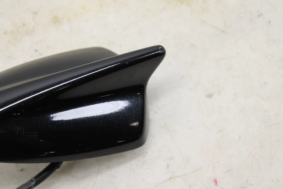 Antena de techo Mazda MX-5 Miata Shark Fin 2016-2023 (41 W) OEM MV20 Foto 3 de 4