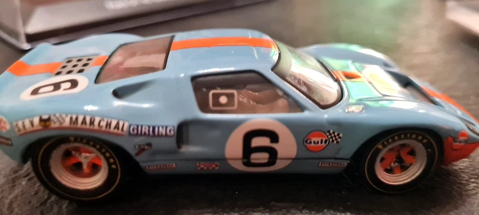Modellino Le Mans 1:43 Ford Gt40 MK1 1969 Ickx, Oliver  WHITEBOX con pilota - Immagine 4 di 4