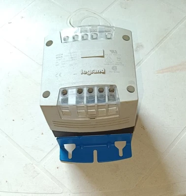 Transformateur LEGRAND Ref 42424 PRI230/400V-SEC115V-160VA - Photo 1/2