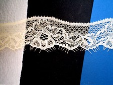 2m Saum Spitzenborte fein KAFFEE HELL Lace Encaje csipke  32mm