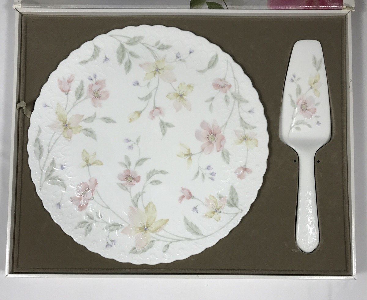 Vintage 1980s Japanese Floral Dessert Plate Vintage 1980s Japanese Floral Dessert Plate
