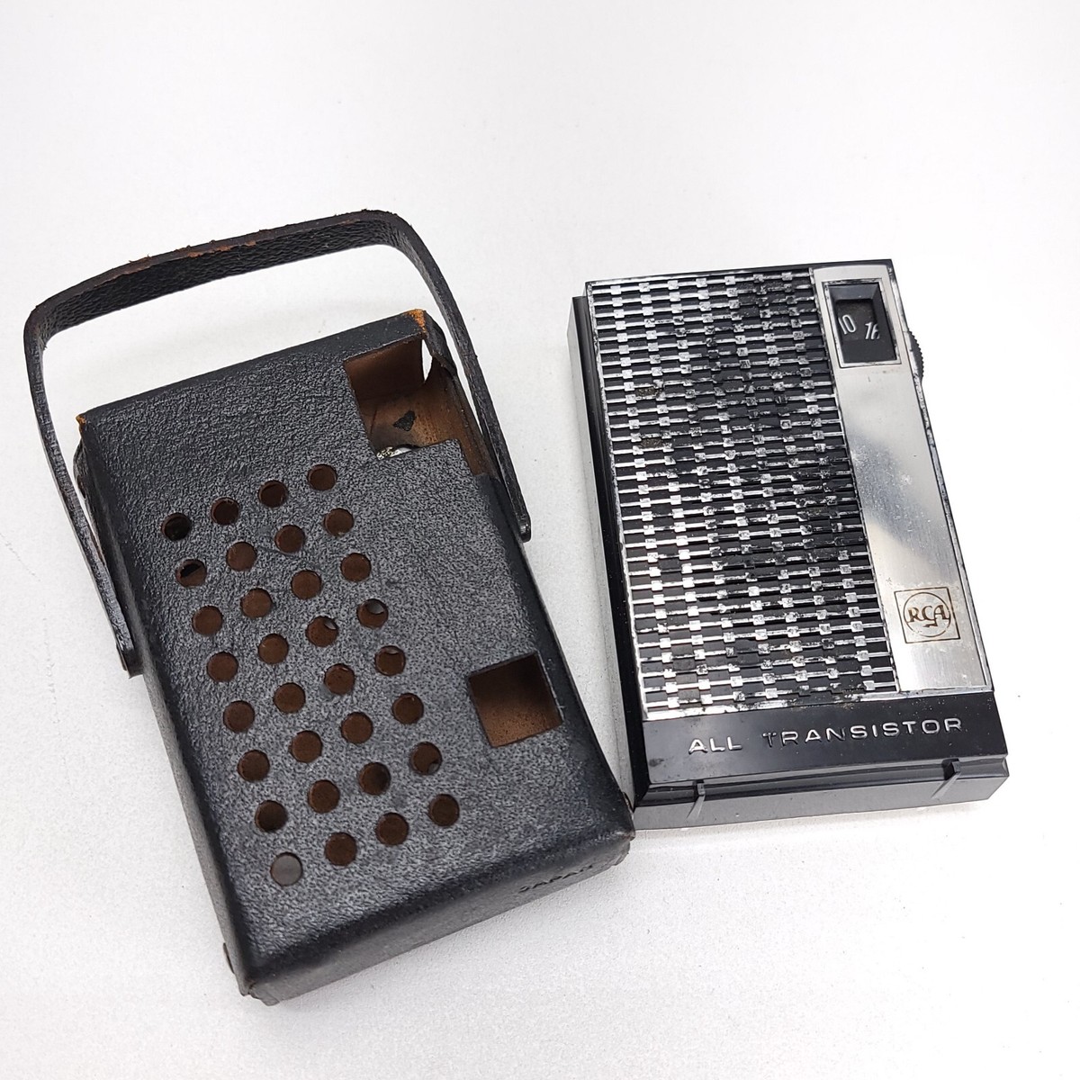 RCA All Transistor Radio RHH17E Japan 704 Carry Case RCA All Transistor Radio RHH17E Japan 704 Carry Case