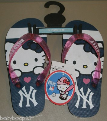 New York Yankees Hello Kitty Girls Flip Flop Sandals Shoes Small 11/12 Large 3/4 New York Yankees Hello Kitty Girls Flip Flop Sandals Shoes Small 11/12 Large 3/4