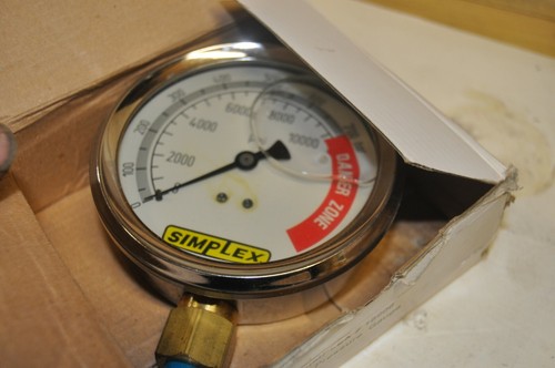 SIMPLEX 18906 Hydraulic Liquid Filled Pressure Gauge 0-10K PSI 4" face 1/4" NPT - Picture 2 of 2