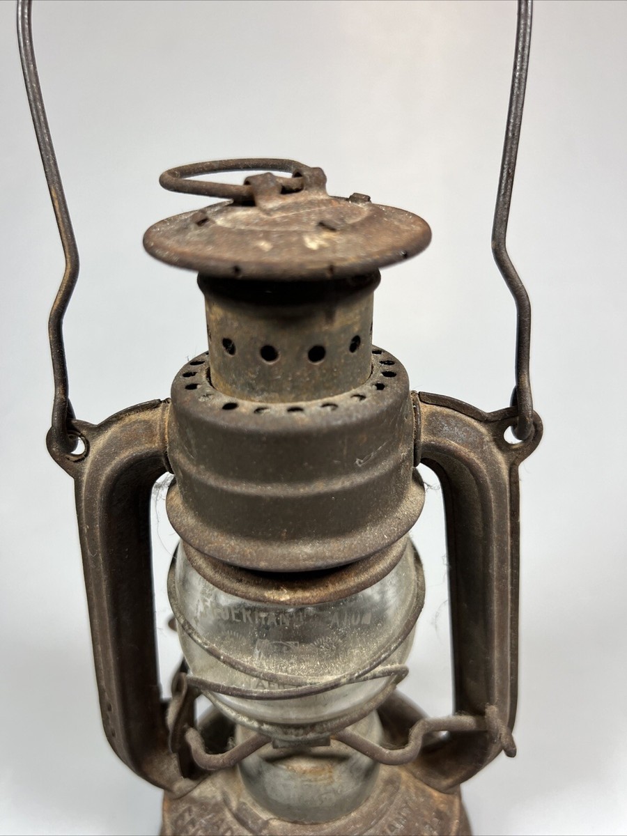 Small 1940s Feuerhand Nr. 75 Atom Kerosene Hurricane Lantern Small 1940s Feuerhand Nr. 75 Atom Kerosene Hurricane Lantern