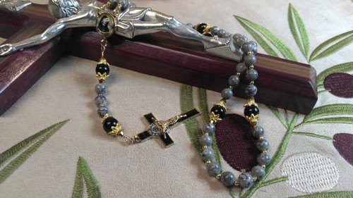 Saint Faustina Royal Limited Edition Precious Relic Rosary with 18K Gold plating - Picture 3 of 6