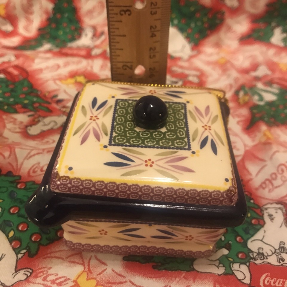 New Temptations 5 Pc Ornament Set Tea Pot Cup Bundt Baking Pan