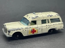 MATCHBOX SERIES LESNEY MERCEDES-BENZ "BINZ" AMBULANCE