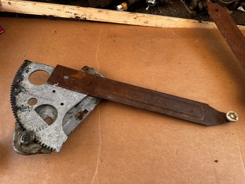 1971-76 Impala Caprice 2dr Or Convertible Driver Door Manual Window Regulator - Picture 5 of 6