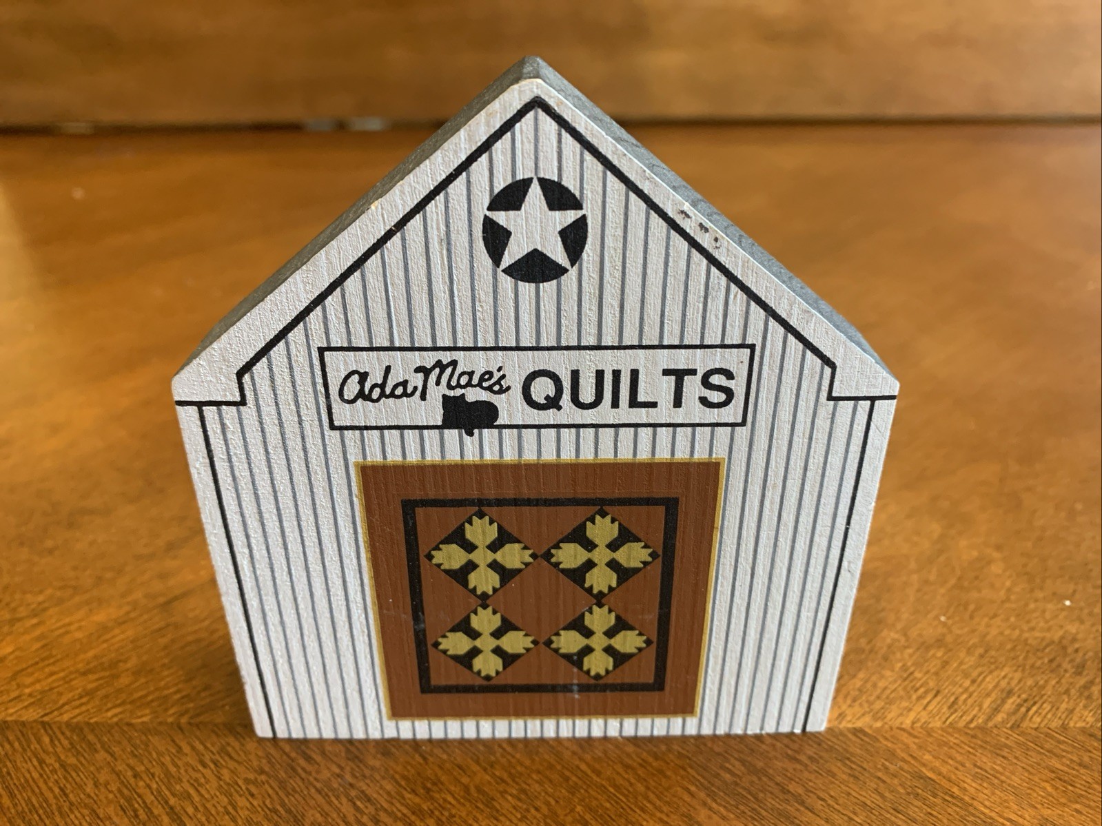 1991 Ada Mae’s Quilts Shelf Sitter From The Ohio Amish Series Of The Cat’s Meow