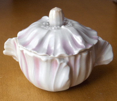 Royal Bayreuth White & Lavender lustre Poppy covered sugar bowl~vintage