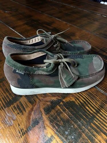 Bottes Wallabee Supreme x Clarks GORE TEX taille 8 camouflage daim occasion
