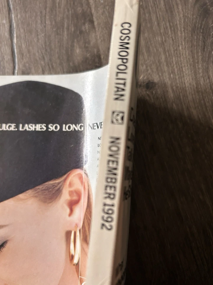 1992 NOVEMBER COSMOPOLITAN MAGAZINE - KAREN MULDER, PHOTO BY SCAVULLO - SP 3180 - Image 3 of 3