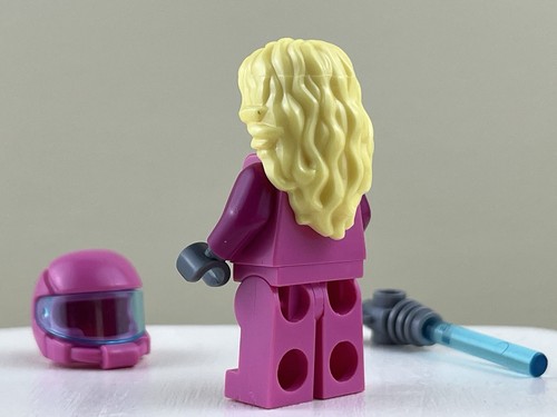 LEGO Intergalactic Girl Collectible Minifigure Series 6 - col06-13 8827 NEW - Picture 4 of 9