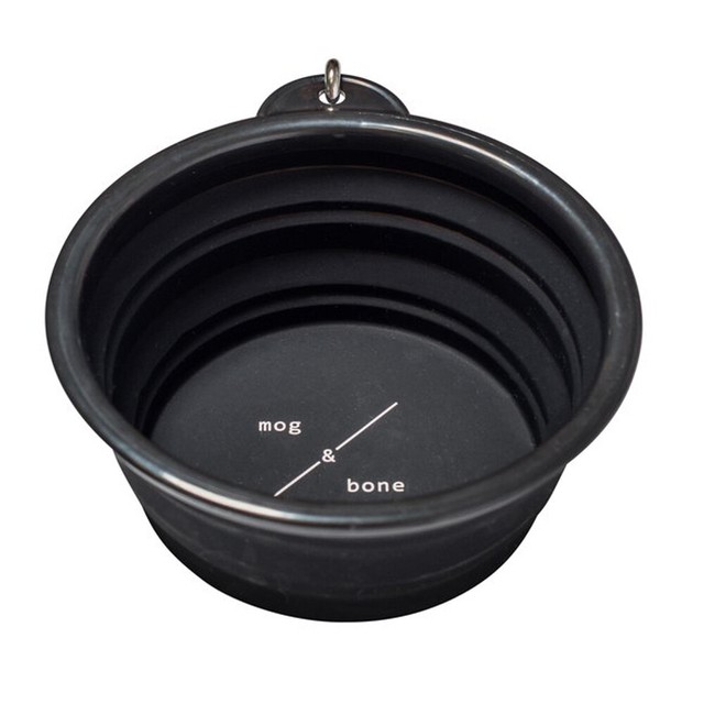 Travel Bowl THE MOG & BONE COLLAPSIBLE TRAVEL BOWL HAS A STURDY KARABINER CLIP, ALLOWING THE BOWL TO BE CLIPPED ON TO YOUR PET\'S LEAD. THE TRAVEL BOWL FOLDS DOWN FOR EASY STORAGE & ALLOWS YOUR PET TO EAT OR DRINK IN STYLE WHERE-EVER THEY GO.  (0797776301096)