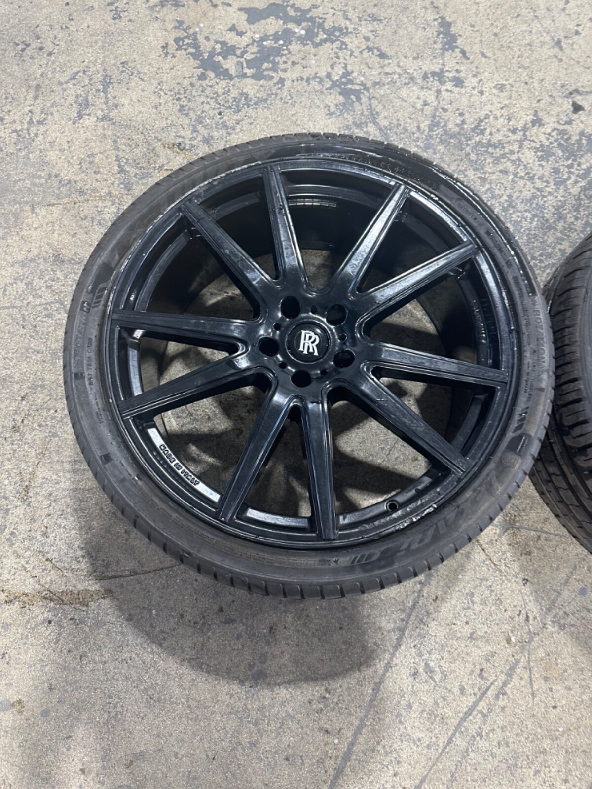 ROLLS ROYCE CUSTOM AS IS WHEELS WITH TWO TIRES 22 IN MESSAGE FOR MORE INFO