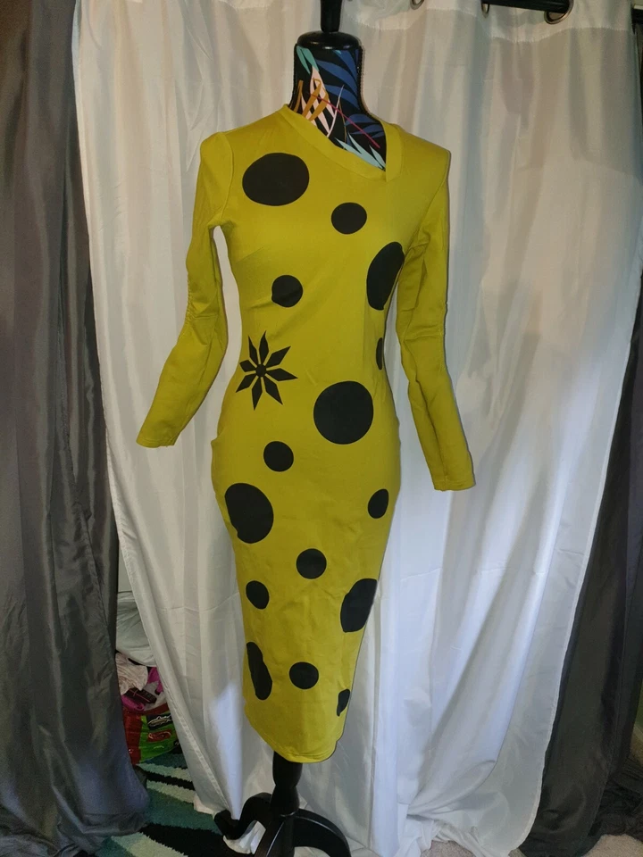 Mid-length dress - Photo 1/1