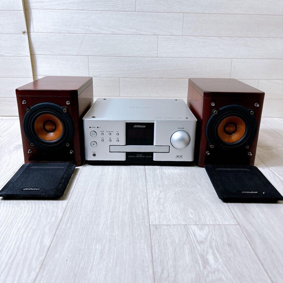 Victor EX-AK1 Compact Component DVD System Wood Cone Good Victor EX-AK1 Compact Component DVD System Wood Cone Good