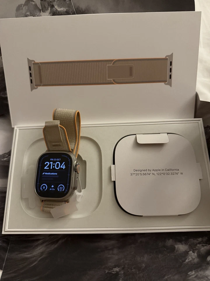 Apple Watch Ultra 4, photo 1 of 2