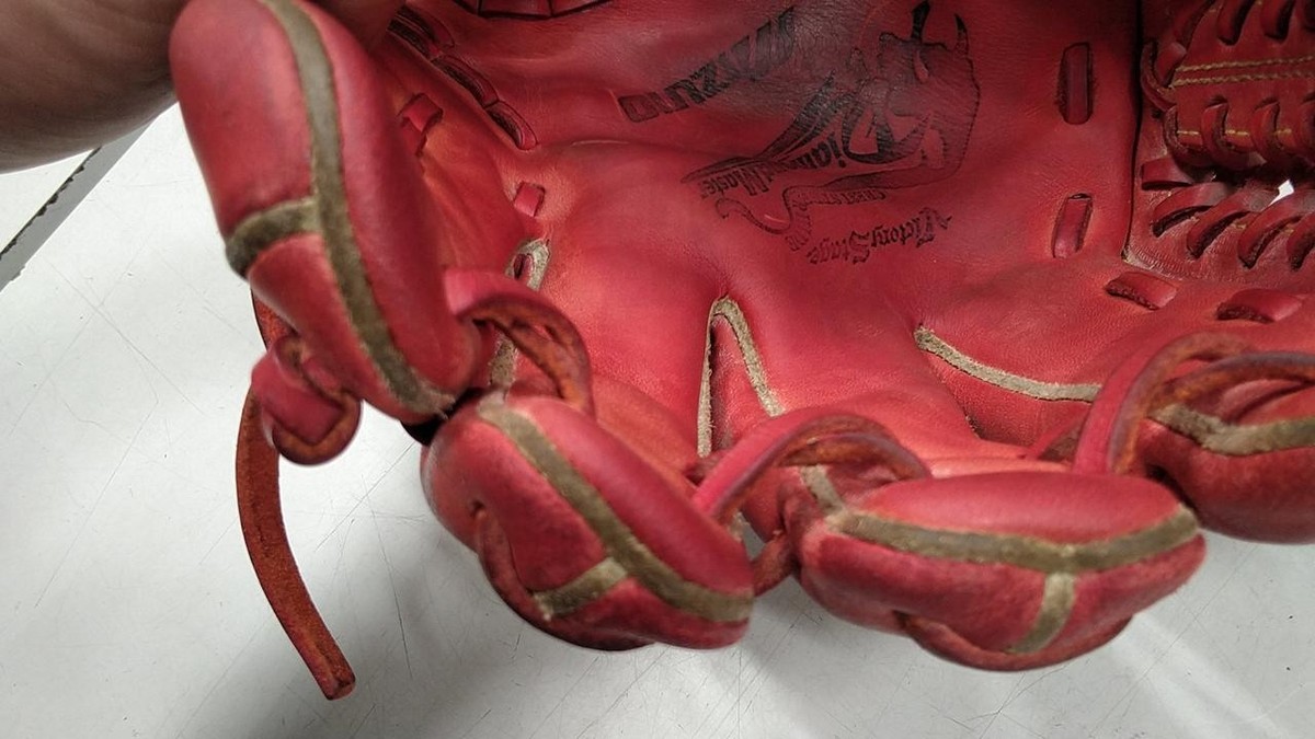 MIZUNO Model Number: VICTORY STAGE DIAMOND MASTER Gloves from