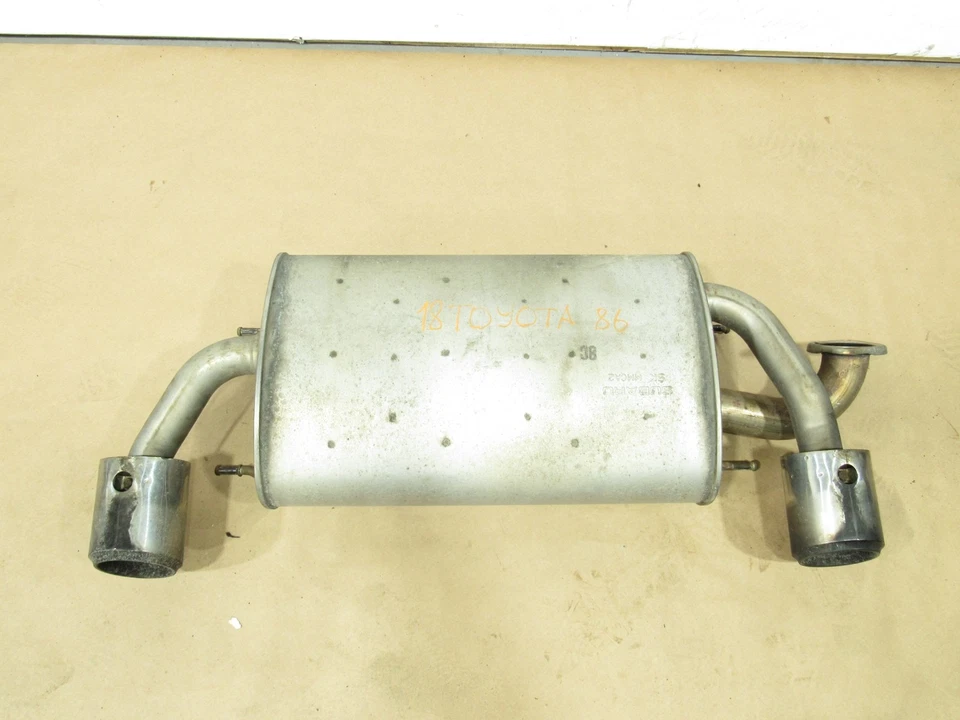 Tubo de escape silenciador central trasero Toyota 86 GT 2018 17-21 2,0 L * Foto 2 de 4