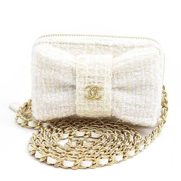 CHANEL Matelasse Tweed Card Case with Ribbon Chain Shoulder Strap in White Pre-Owned