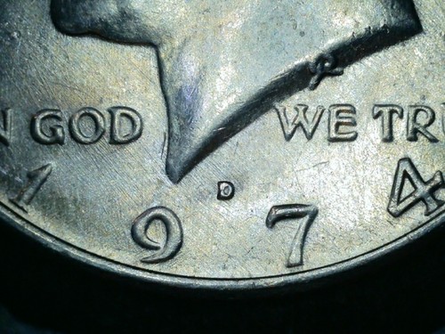 🔥 Heavily Abraided *E* 1974 D Kennedy Half Dollar - Possibly WDDO-002 Wexler's - Picture 6 of 8
