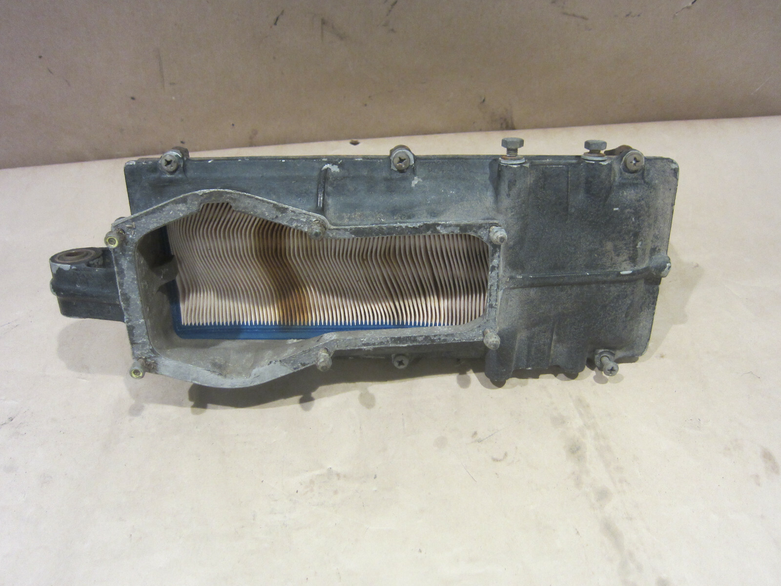 Ferrari 400i - Air Intake Filter Box - P/N 113282