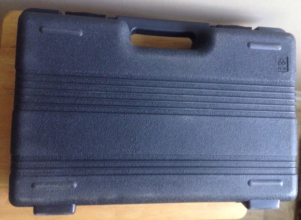 CARGADOR LINTERNA TALADRO INALÁMBRICO HITACHI DS120VF SLSX 9.6V - 12V ESTUCHE DE TRANSPORTE Foto 4 de 4