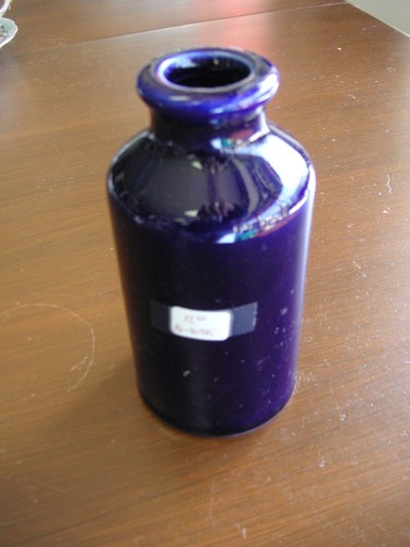 Cobalt Blue Ceramic Milk Bottle Shaped Village Bath Product 5.5"h Bottle  - 第 2/6 張圖片