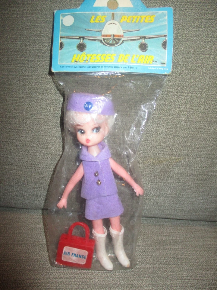 RARE! POUPEE NEUVE "LES PETITES HOTESSES DE L'AIR : AIR FRANCE" Annees 70's - Photo 1/1