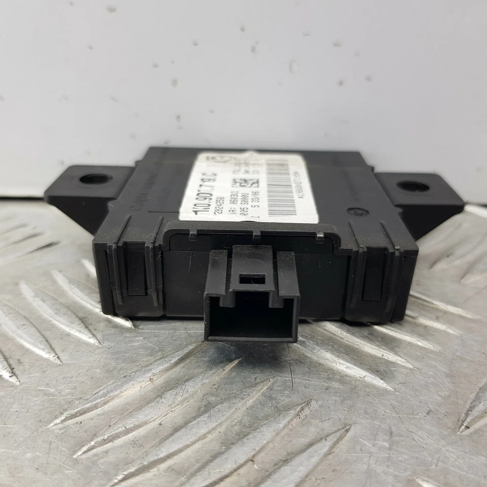 VOLKSWAGEN EOS ANTI-THEFT ALARM MODULE 2006 TO 2011 1K0907719C - Image 3 of 4