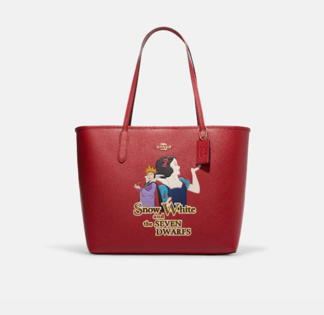 COACH × Disney 白雪姫 ウエストバッグ F72952 中古 Disney X Coach Eva Phone Crossbody With Cruella Motif Purse $298 バッグ