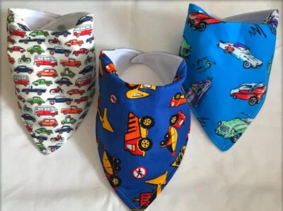 GIRL*GLAMOUR Baby Jungen Trabbel Lätzchen LKW Autos Bagger Hummel Essen Rülpsen