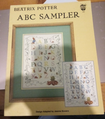 Beatrix Potter ABC Sampler Kreuzstich Grüner Apfel Alphabet Tiere Vintage
