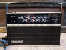 VINTAGE SANYO RP5100 RADIO