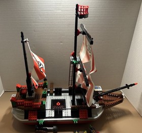 LEGO 7075: Captain Redbeard's Pirate Ship INCOMPLETE