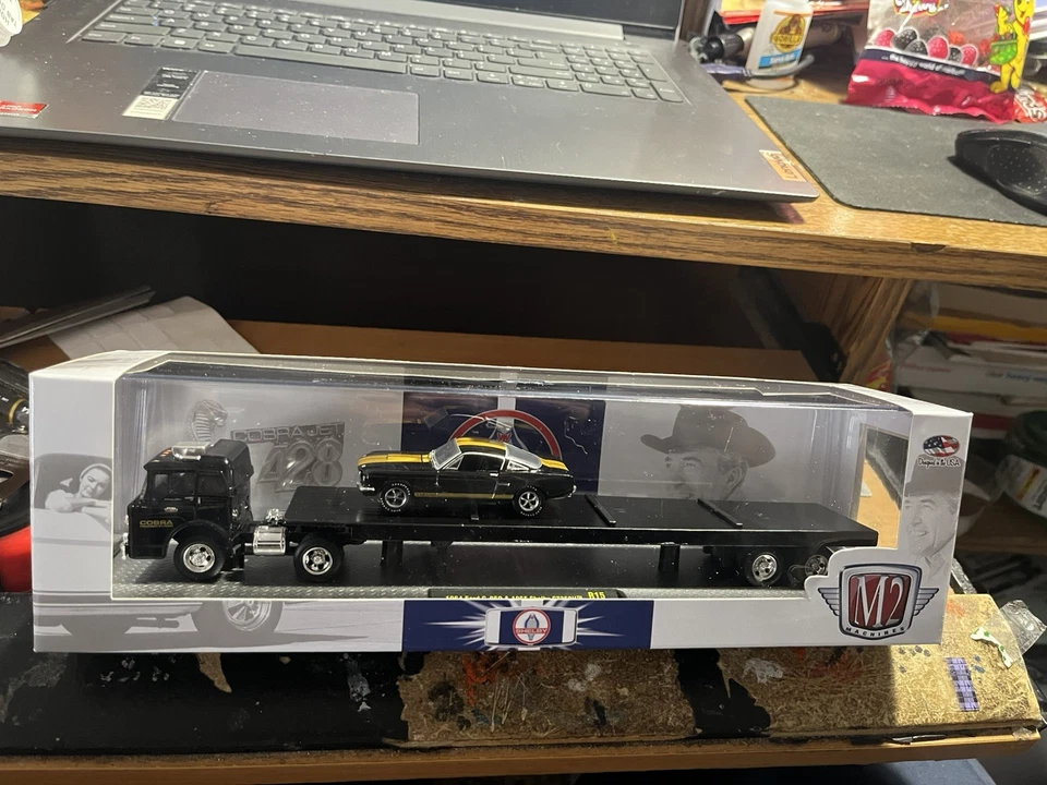 M2 Machines 64 1964 Ford C-950 66 1966 Shelby GT350H Cobra Auto-Haulers - Image 2 of 4