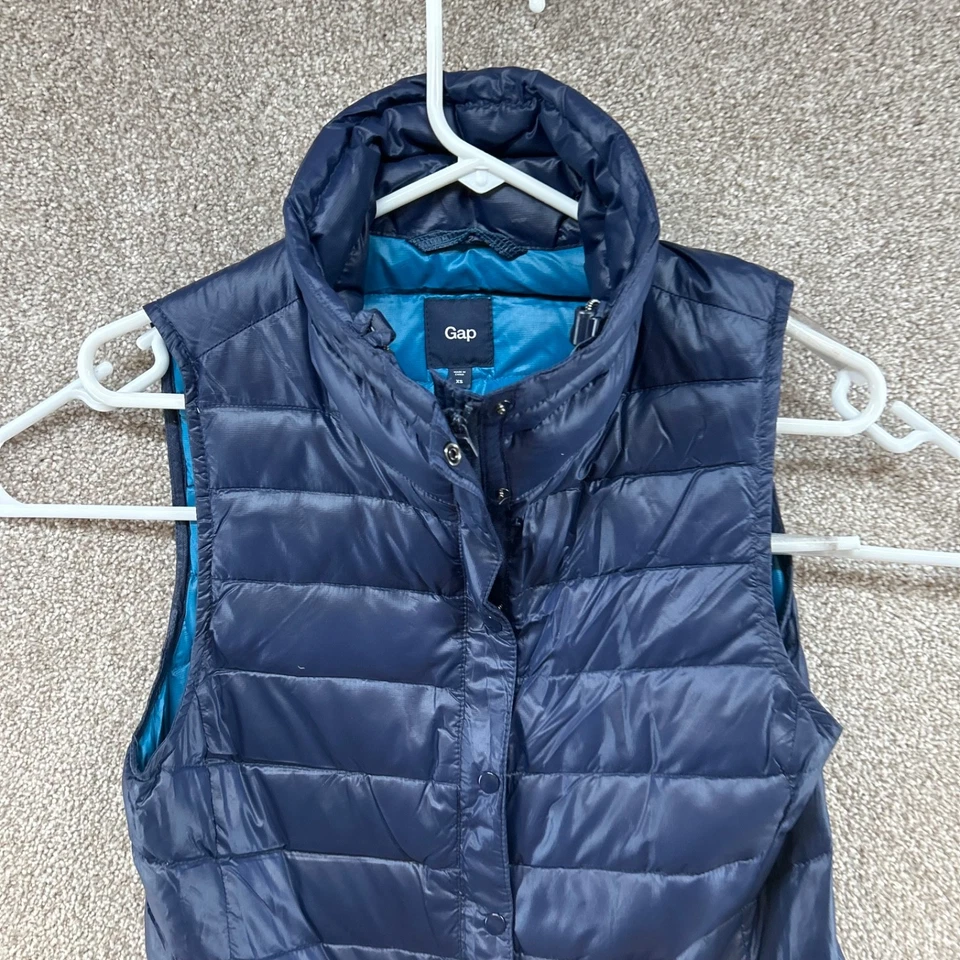 Chaleco chaqueta de plumón para mujer Gap talla XS azul sin mangas botón con cremallera Foto 2 de 4