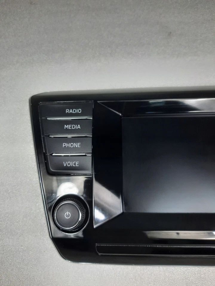 Skoda Superb III Radio 3V0919605A - Image 2 of 4