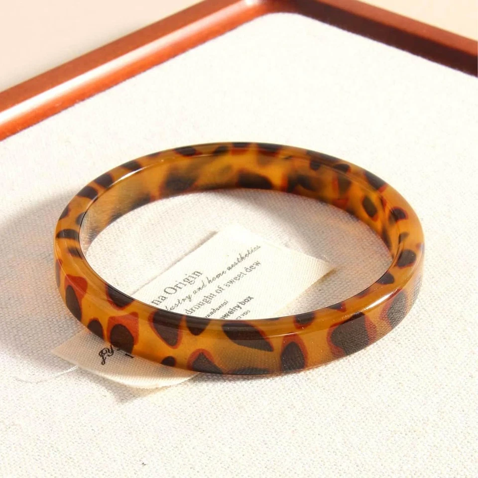 Brazalete grueso con estampado de leopardo de caparazón de tortuga geométrico cara ancha Foto 4 de 4