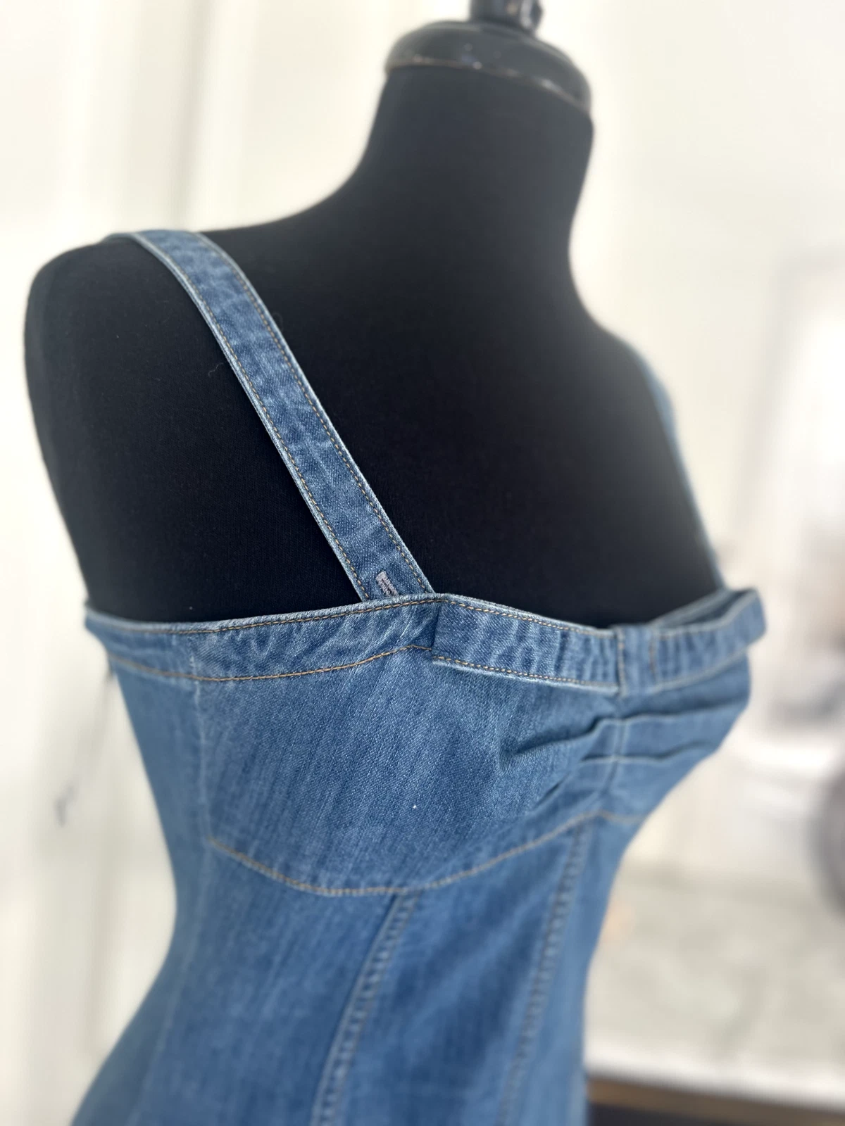 Abito in denim MOSCHINO blu jeans con dettaglio guaina con frange taglia 40 it o US 6