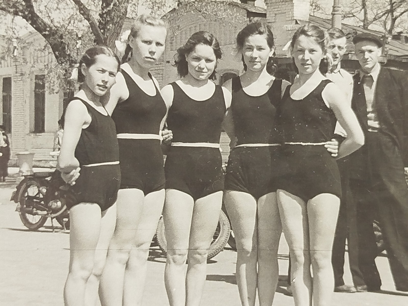 Vintage Photo - Beautiful Women - Swimsuits - Beach Scene #28