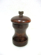 Moulin à poivre cylindrique en hêtre teinté MARLUX